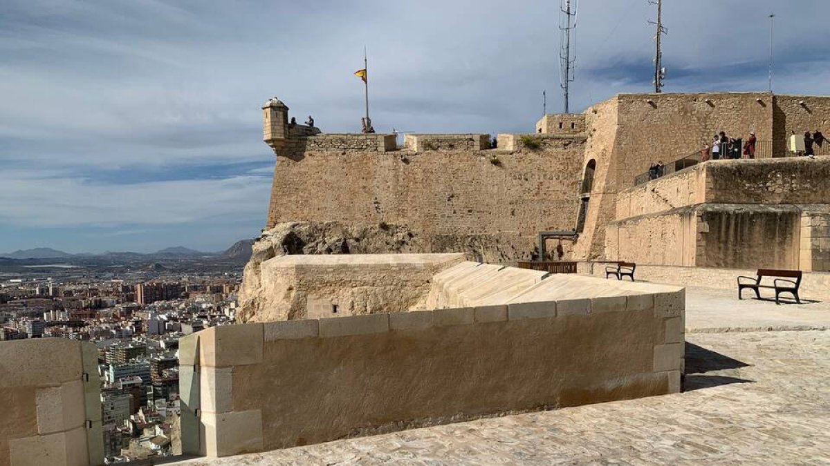 Alicante centra en castillo de Santa Bárbara el Plan de Sostenibilidad Turística