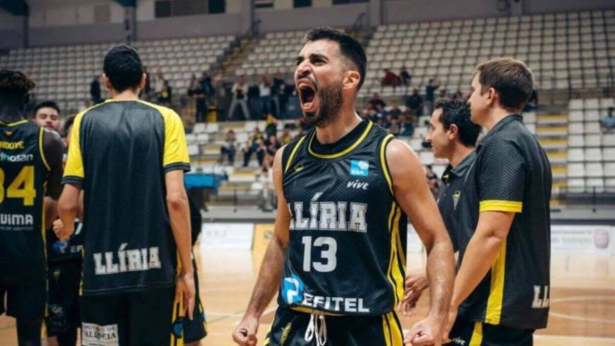 Víctor Pérez, jugador del Refitel Nadunet Bàsquet Llíria