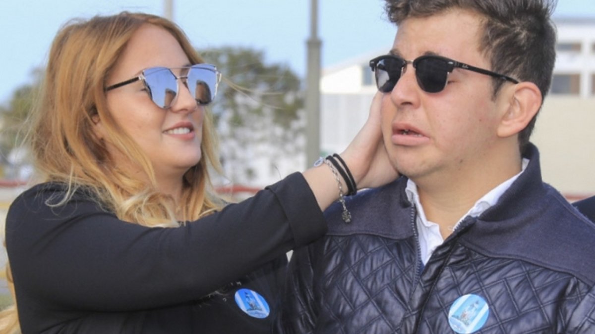 David, consolado tras el desplante de su madre