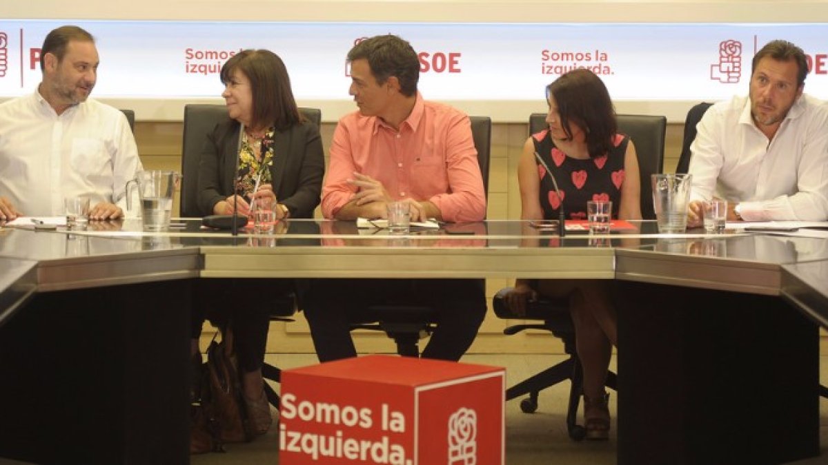 La cúpula del PSOE durante su última reunión en Ferraz.
