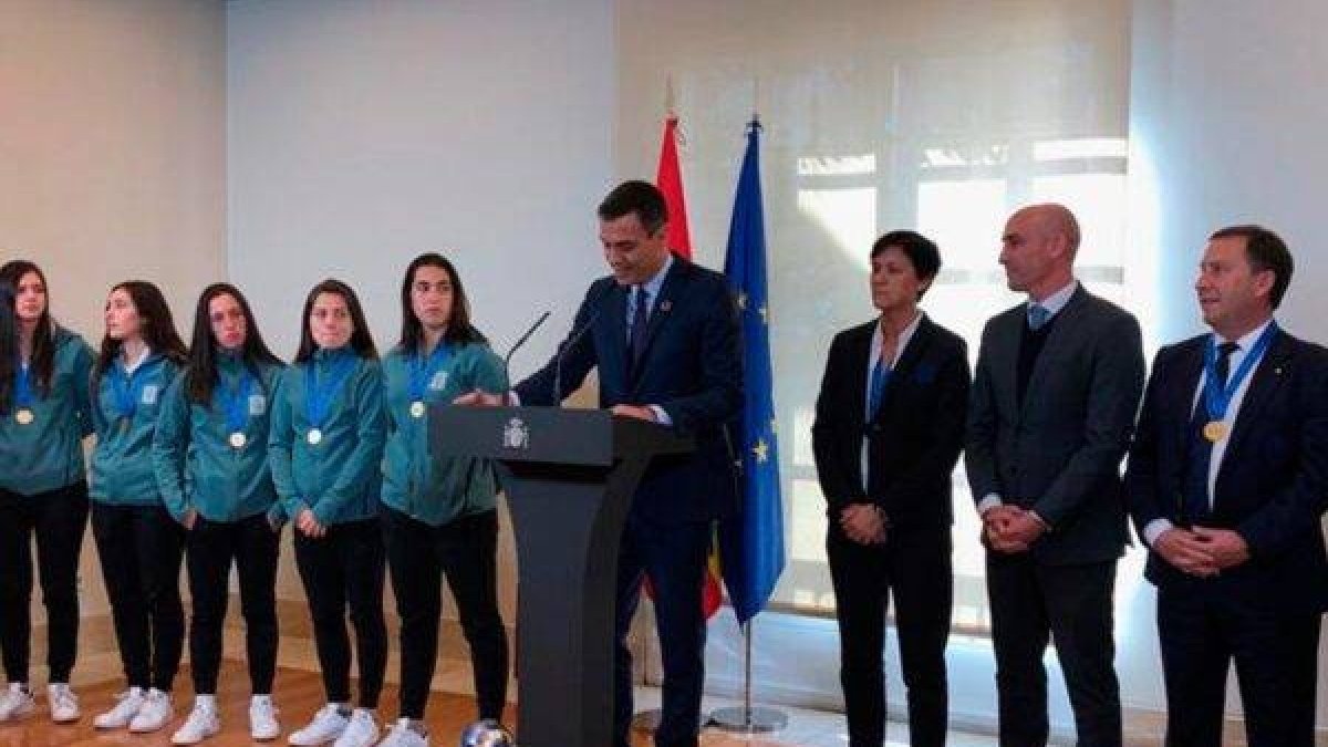La Sub 17 sigue recibiendo la enhorabuena por su logro en el Mundial