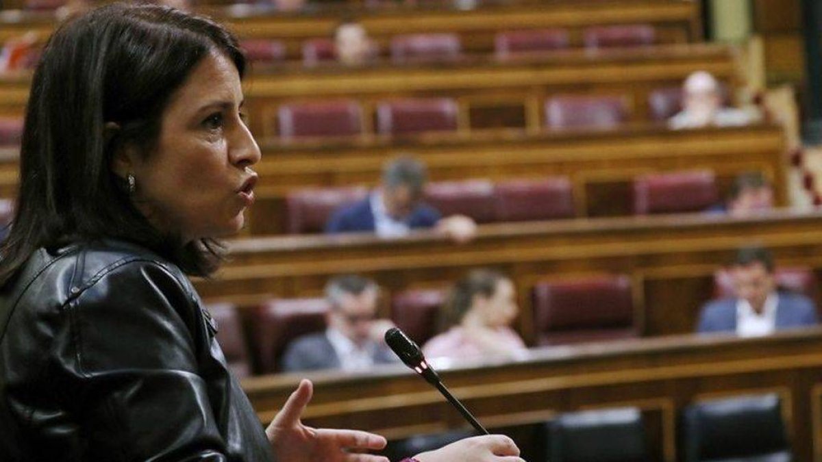 El currículum de Adriana Lastra está en blanco.