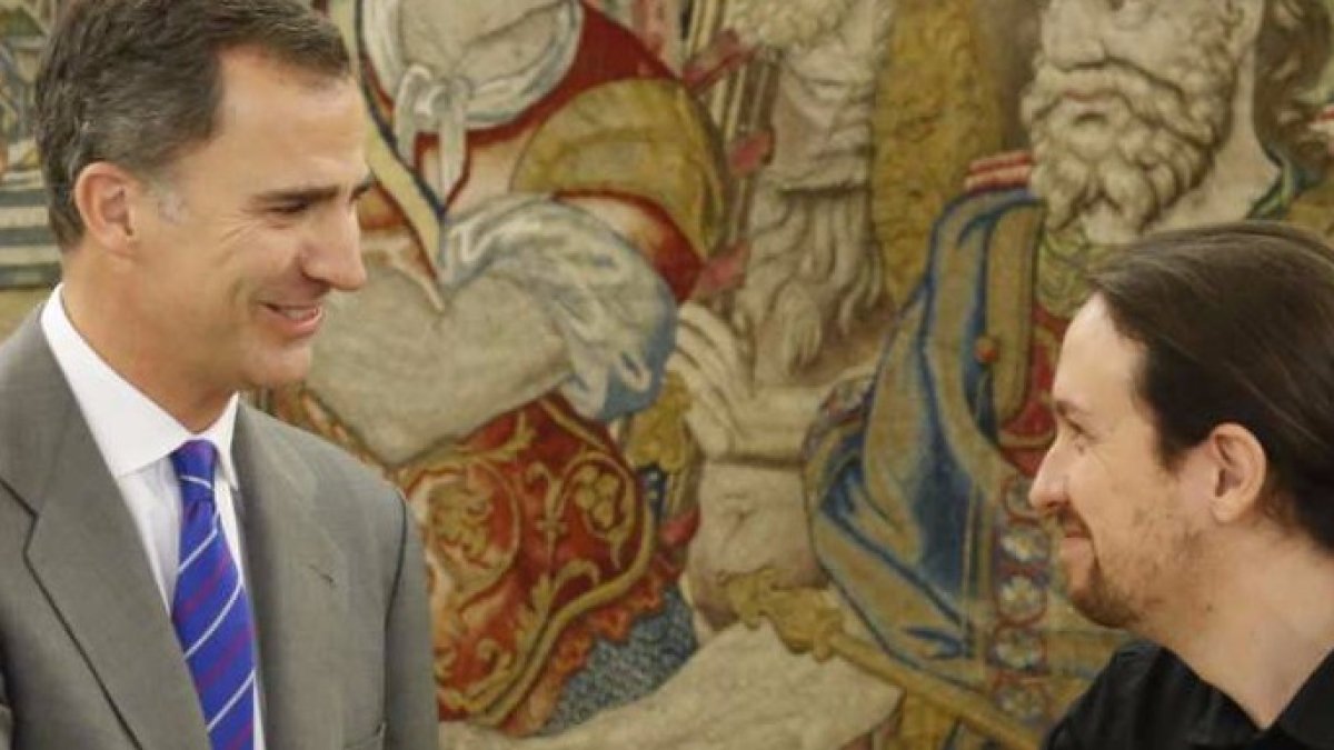 La falsa humildad de Iglesias encubre una amenaza política a Sánchez
