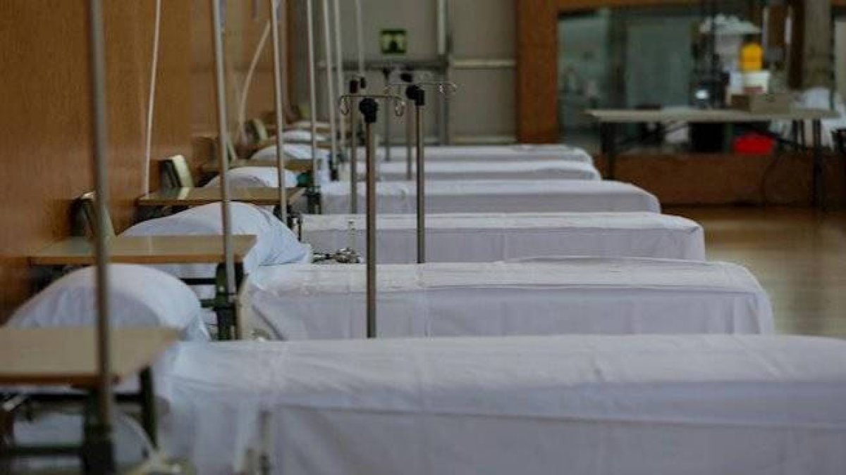 Camas listas para recibir a pacientes del coronavirus
