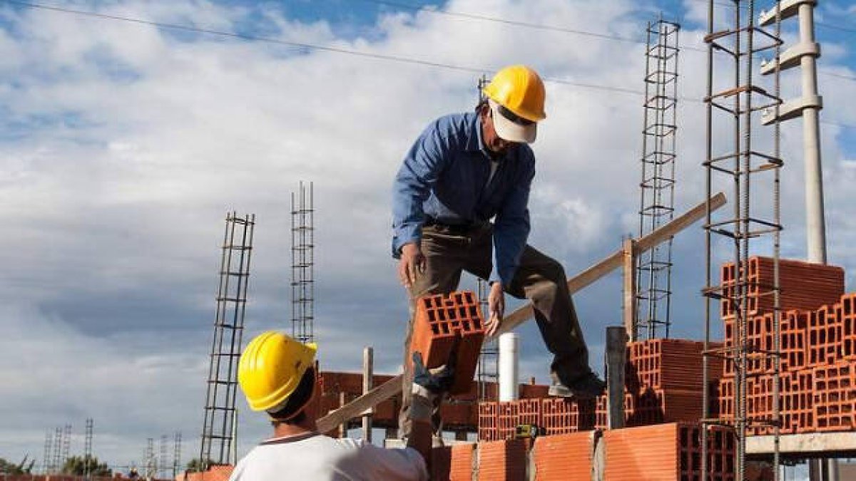 La subida de costes ralentiza la construcción y genera incertidumbre