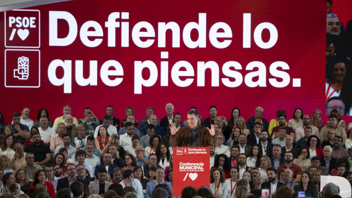 El secretario general del PSOE y presidente del Gobierno, Pedro Sánchez, asiste a la clausura de la Conferencia Municipal del PSOE - EUROPA PRESS