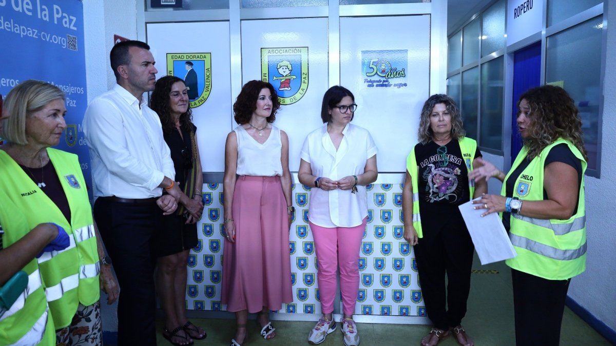 El presidente de la Diputación de Valencia, Vicent Mompó durante la visita.