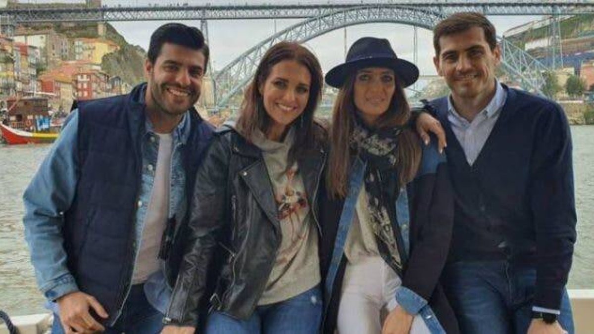 Dos parejas perfectas se reencuentran en un fin de semana de descanso en Oporto