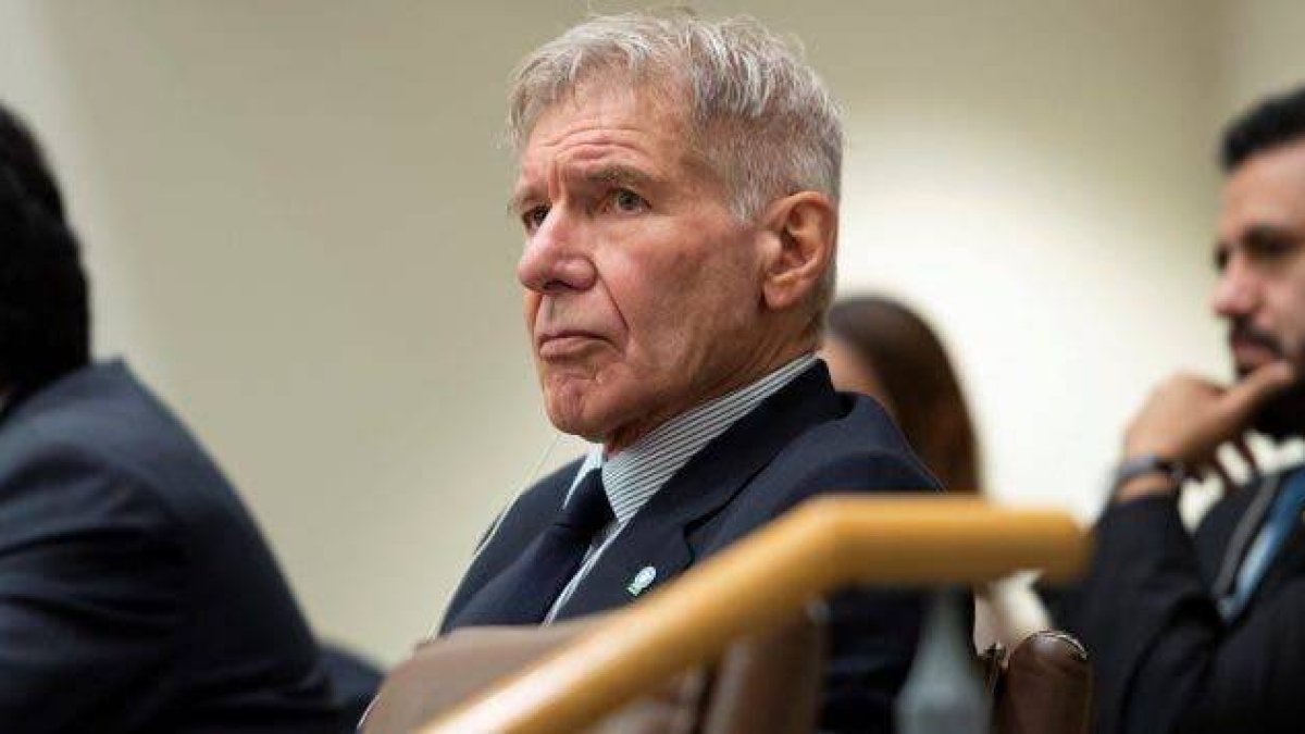 Harrison Ford y sus constantes imprudencias sobre el aire, también durante la cuarentena