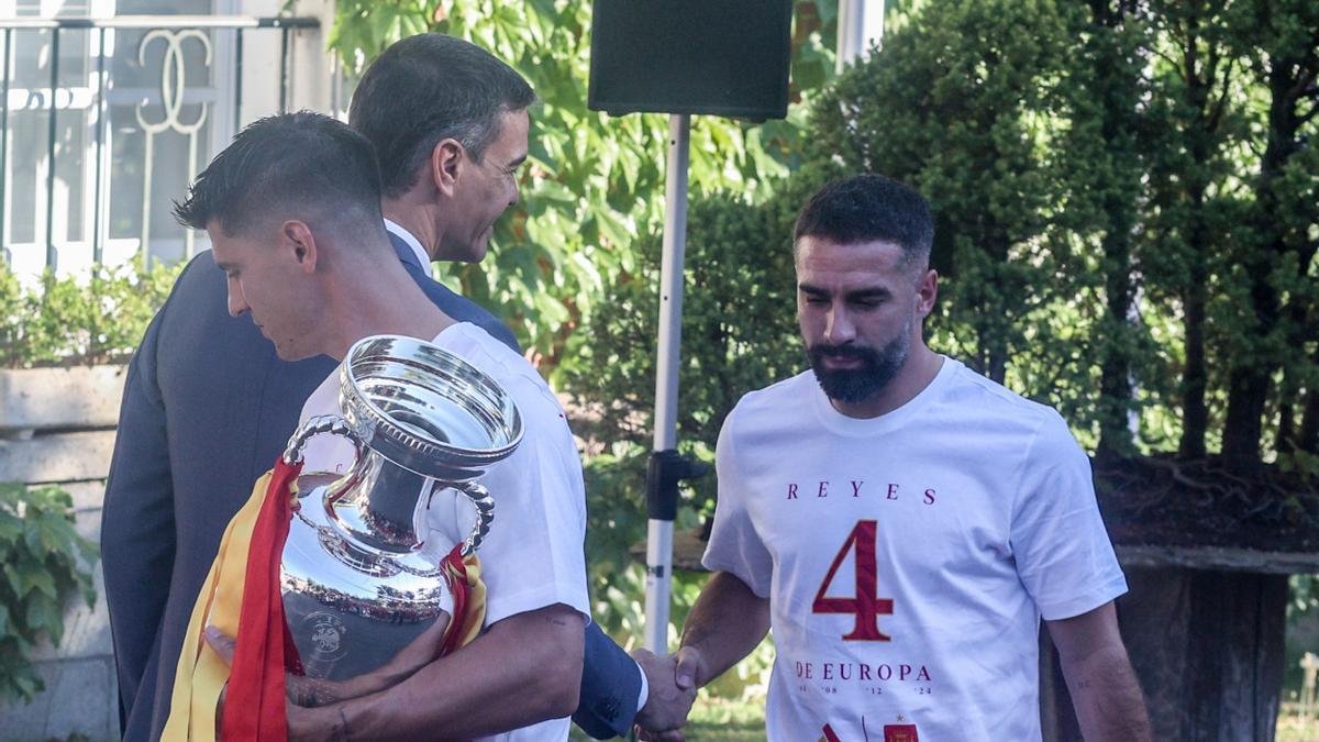 Sánchez usa el mando a distancia de TVE y saca a España de Eurovisión: peligra el Mundial de Fútbol