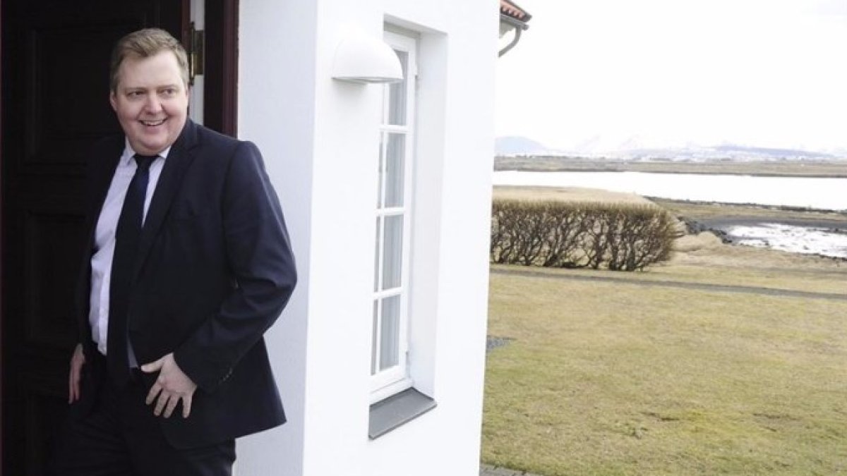 La presión social y política ha podido con Gunnlaugsson.