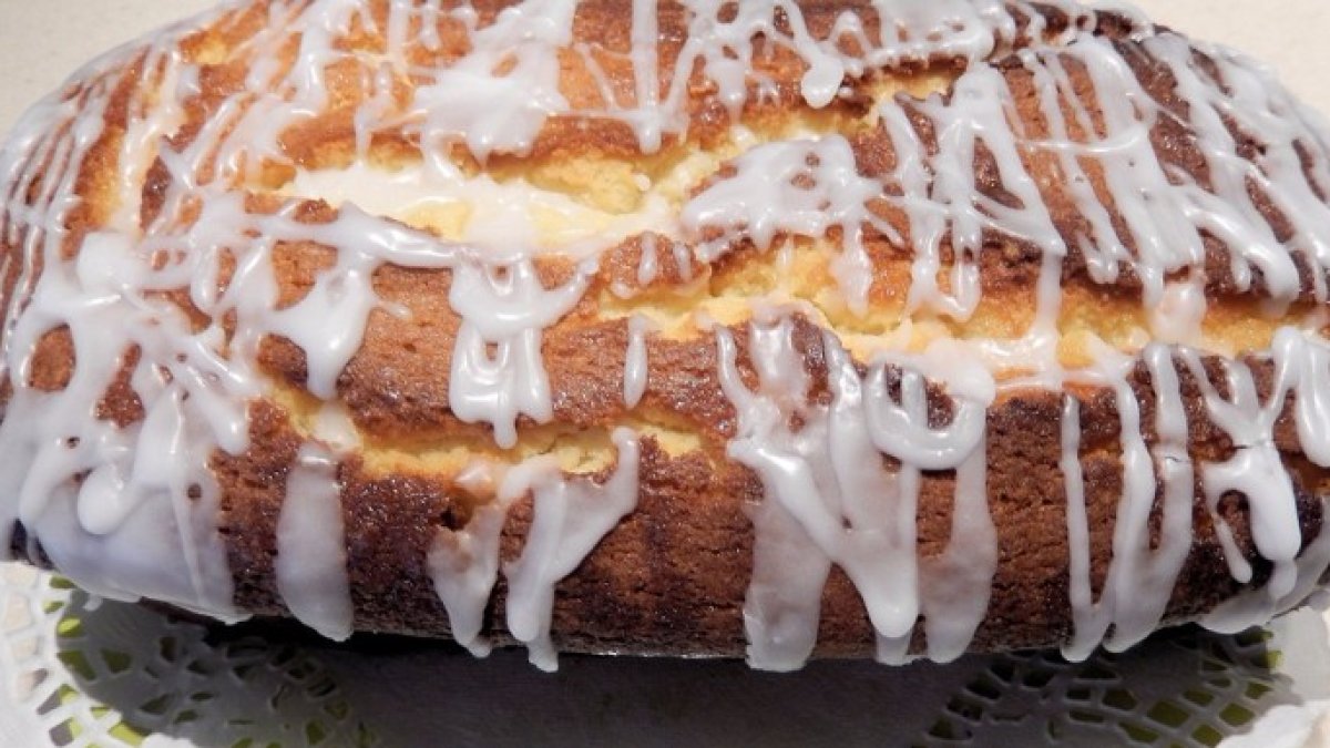 Receta: Jugoso bizcocho de limón y coco