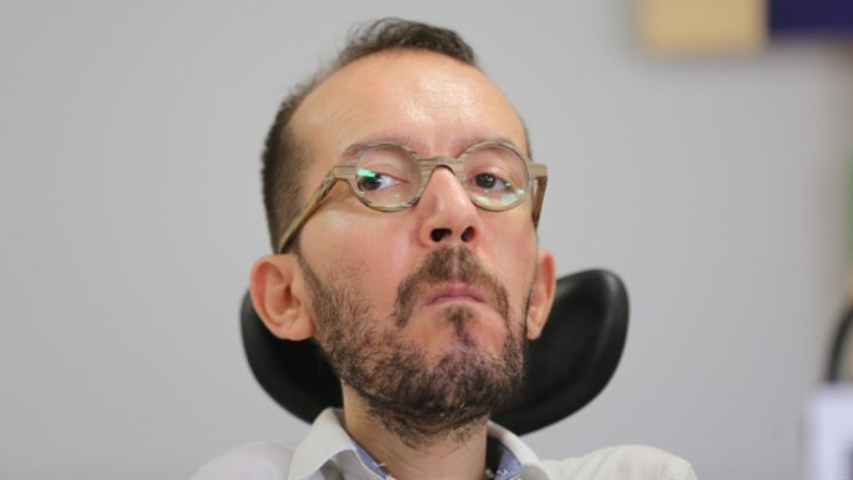 Echenique, el frívolo endémico