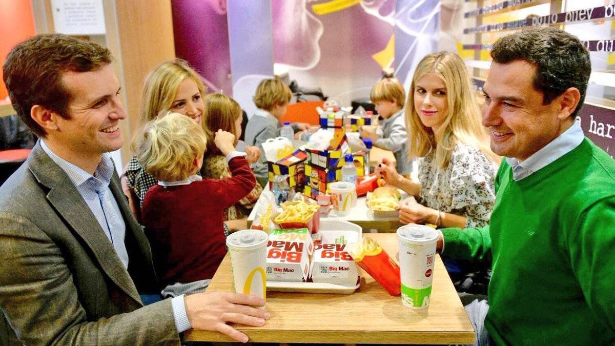 Duelo a hamburguesas y espetos de sardinas entre Rivera, Casado y Moreno