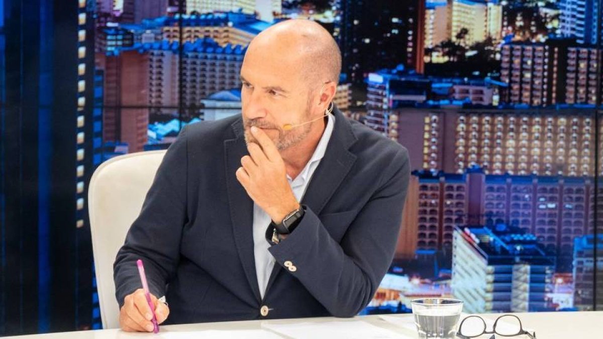 La columna de Motes: ¿Quién marca la política en España?