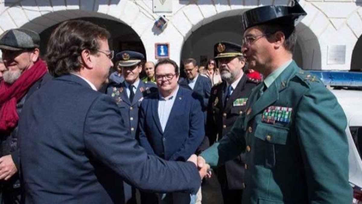 Guillermo Fernández Vara, este lunes en un acto de homenaje a la Guardia Civil.