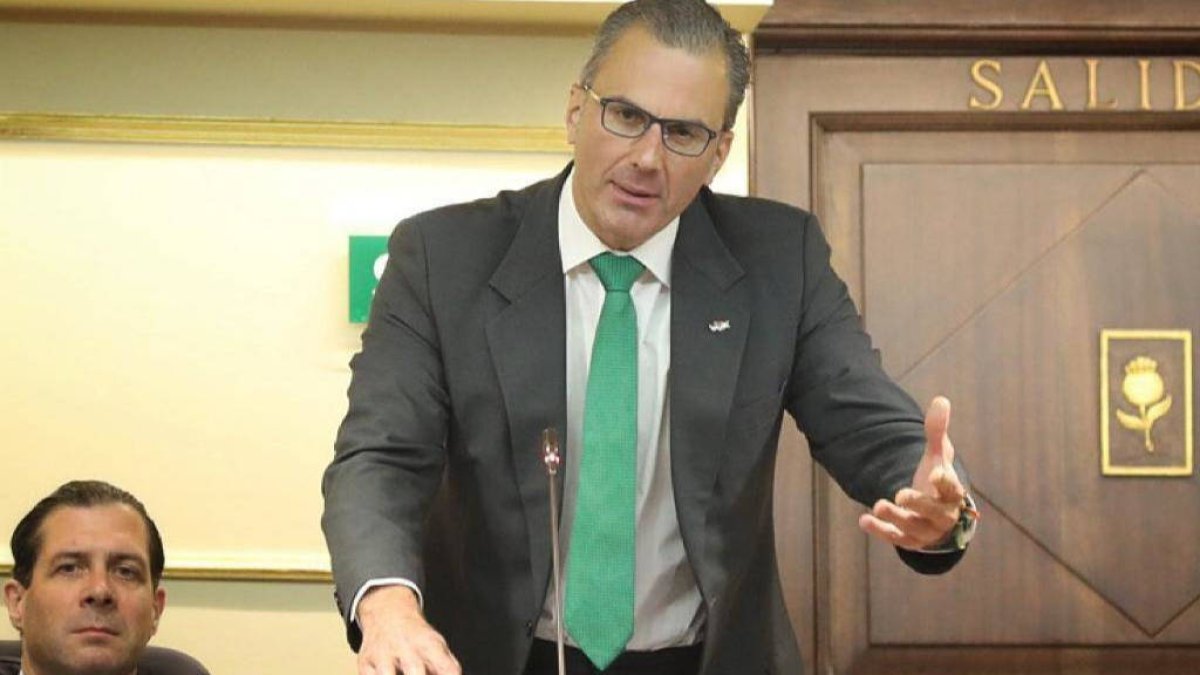 Ortega Smith desarma a la ministra Delgado con los indultos y ella sale huyendo