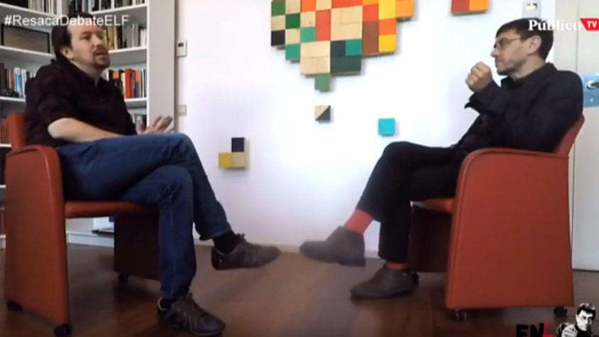 Iglesias durante la entrevista con Monedero.