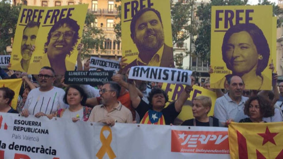 Concentración en la Plaza del Ayuntamiento de Valencia