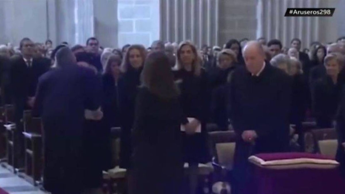 El feo gesto de Doña Cristina con Doña Letizia deja a verlas venir a La Sexta