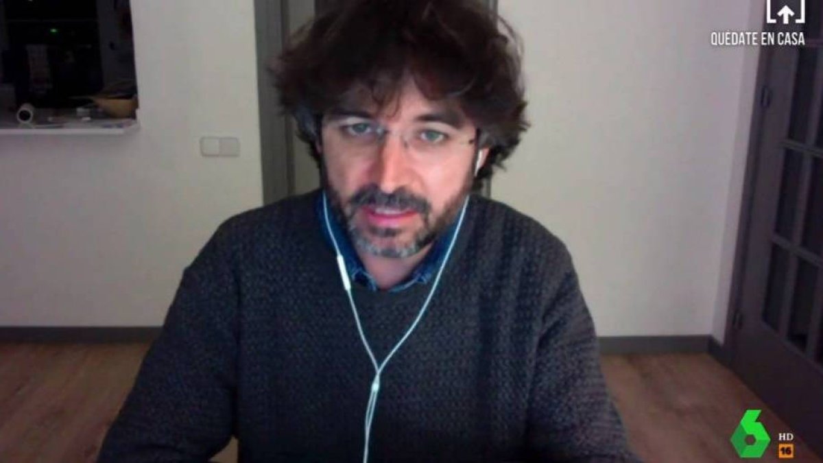 Jordi Évole presentando