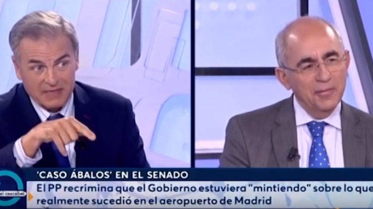 Carmelo Encinas y Paco Rosell durante su discusión.