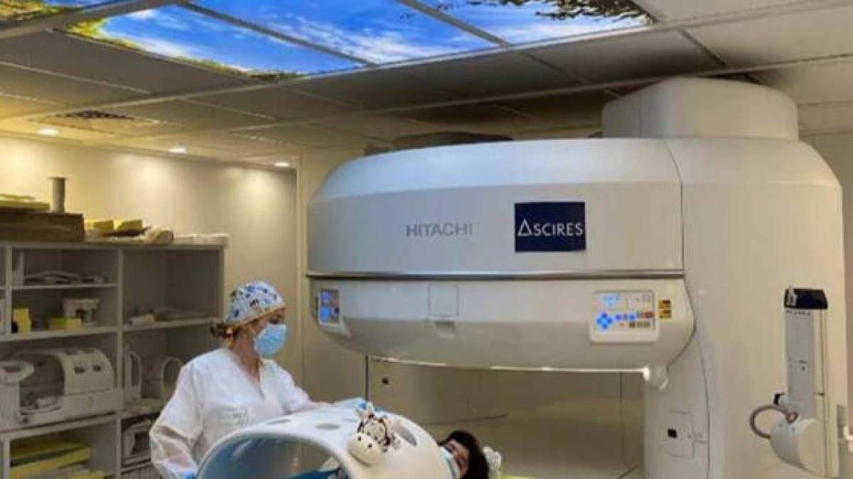 Valencia cuenta con la primera resonancia abierta para pacientes claustofóbicos