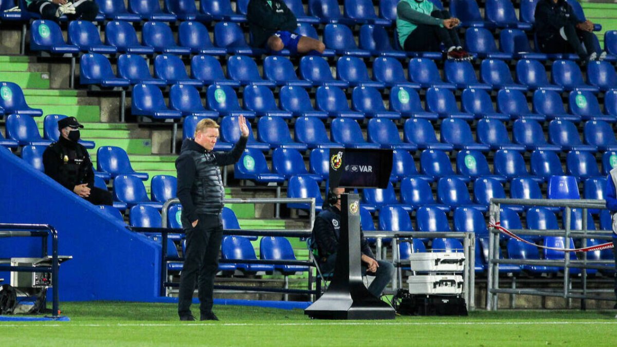 Koeman, hasta perdiendo, pudo haber ganado