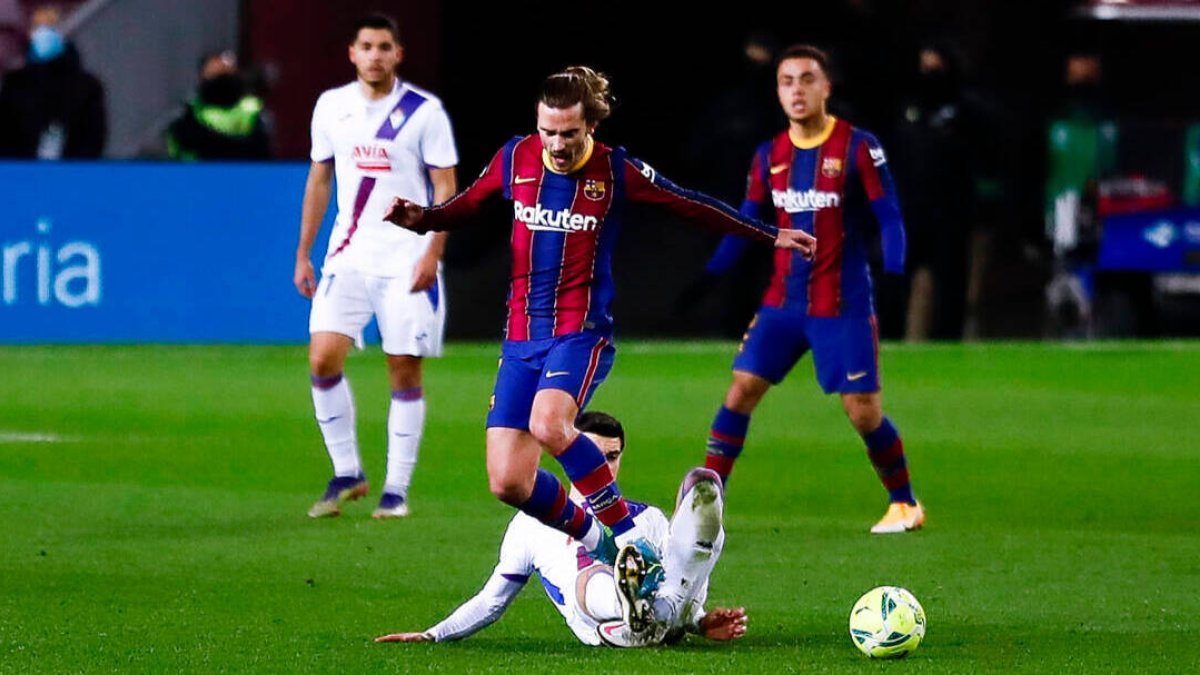 Griezmann cerró otro lamentable partido con el Barcelona, en esta ocasión, ante el Eibar.
