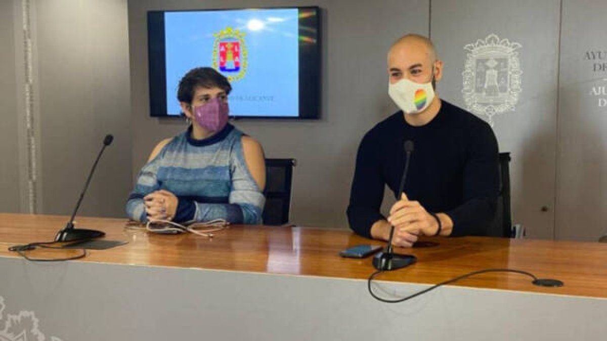 Xavi López y Vanessa Romero, concejales de Unidas Podemos en Alicante