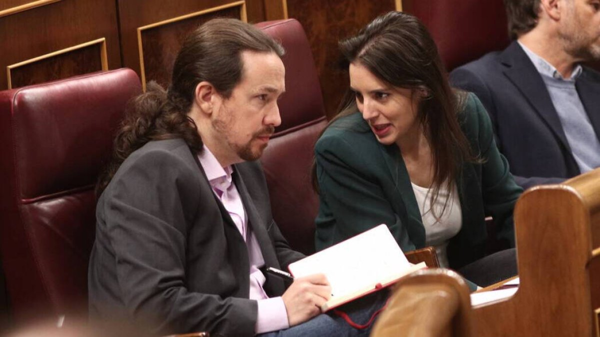 Pablo Iglesias e Irene Montero en el Congreso de los Diputados.