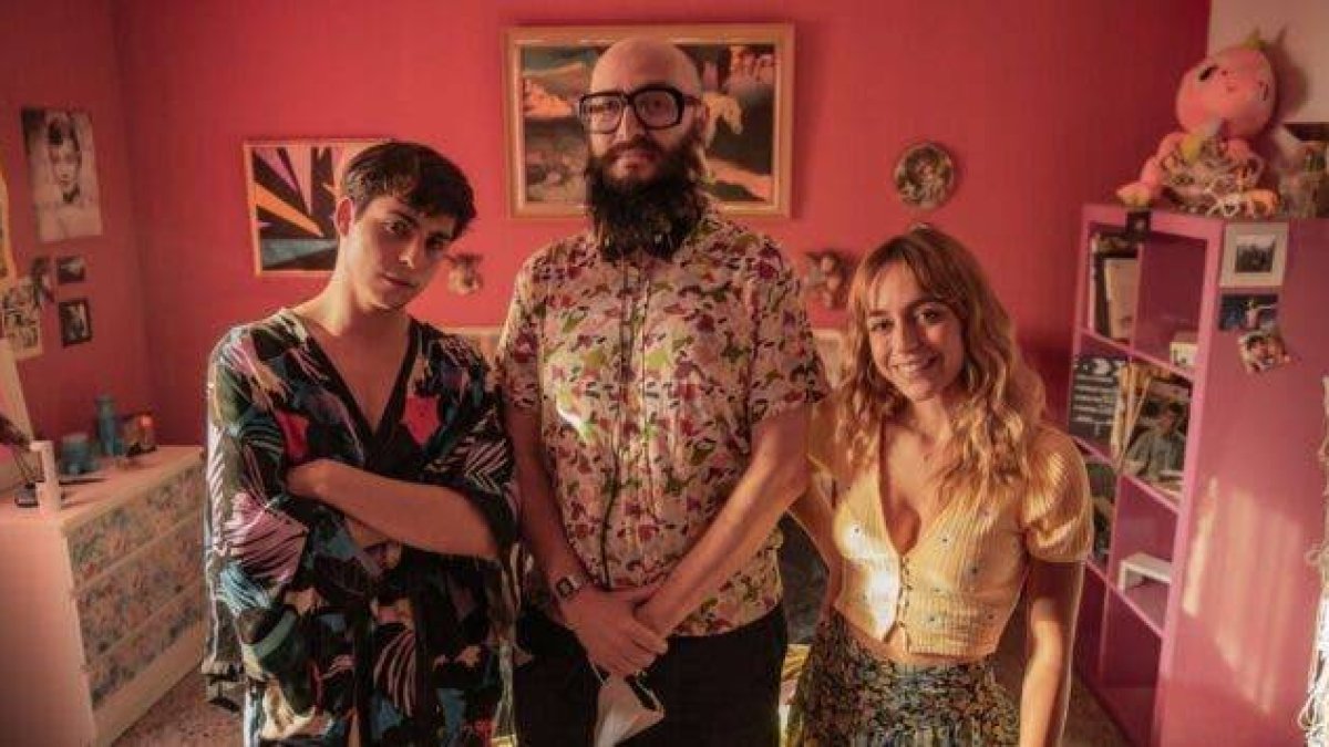 Atresplayer Premium da el pistoletazo de salida al verano eligiendo a ‘La reina del pueblo’, su nueva comedia de Flooxer