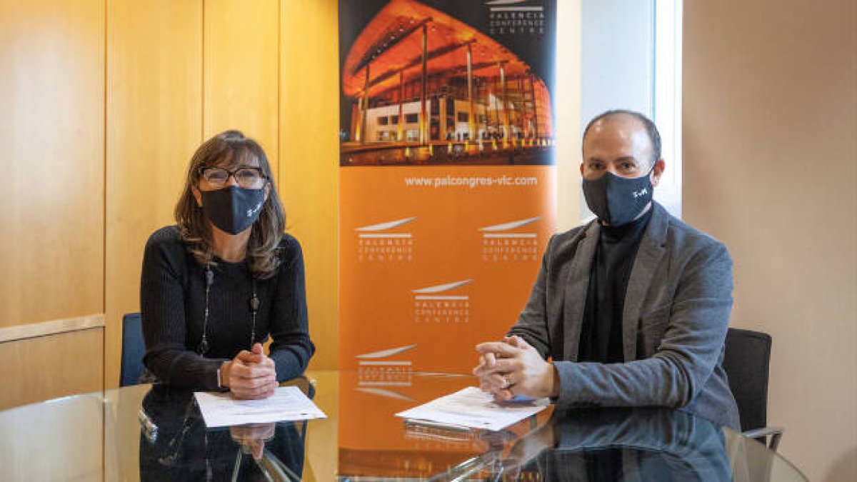 Sylvia Andrés, directora gerente del Palacio de Congresos, y Xavi Calvo, director de València Capital Mundial del Diseño.