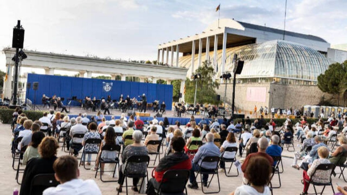 “Danzas de hielo” en los jardines del Palau