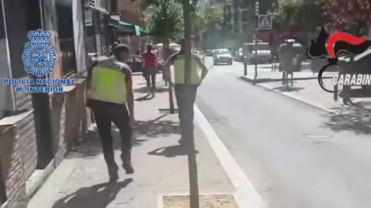 Momento de la espectacular detención del jefe de la mafia calabresa.