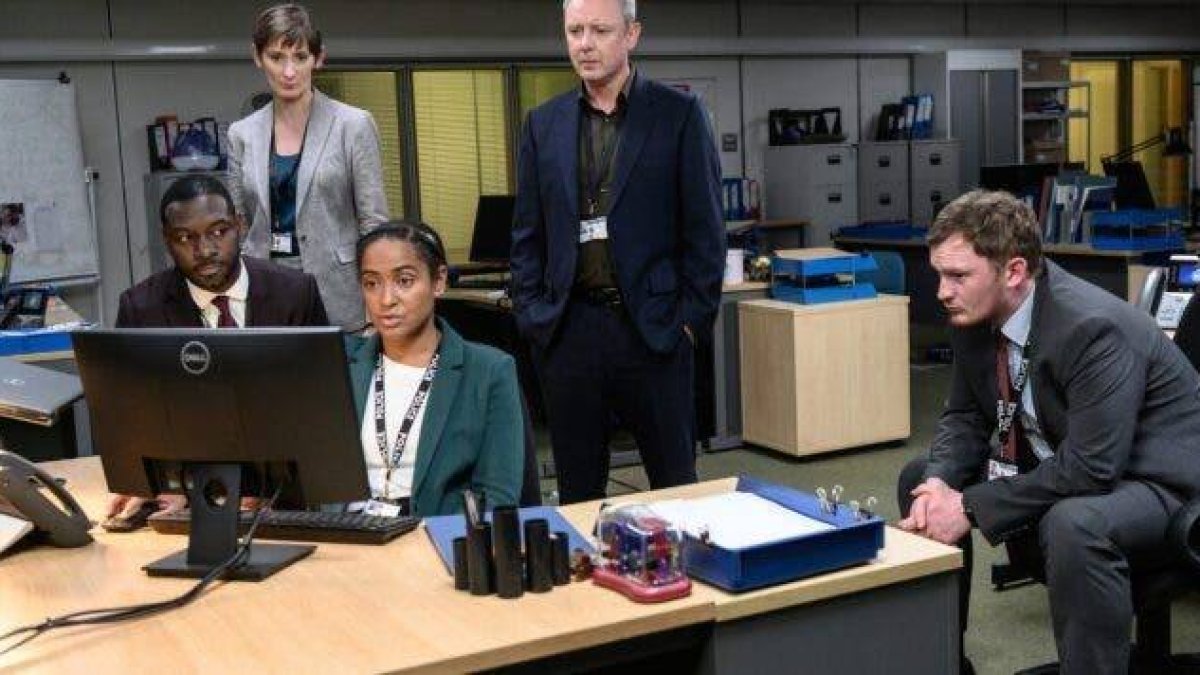 Dos investigaciones que pueden cambiar la suerte de un detective en desgracia: así es ‘Grace’, uno de los estrenos internacionales de Movistar+