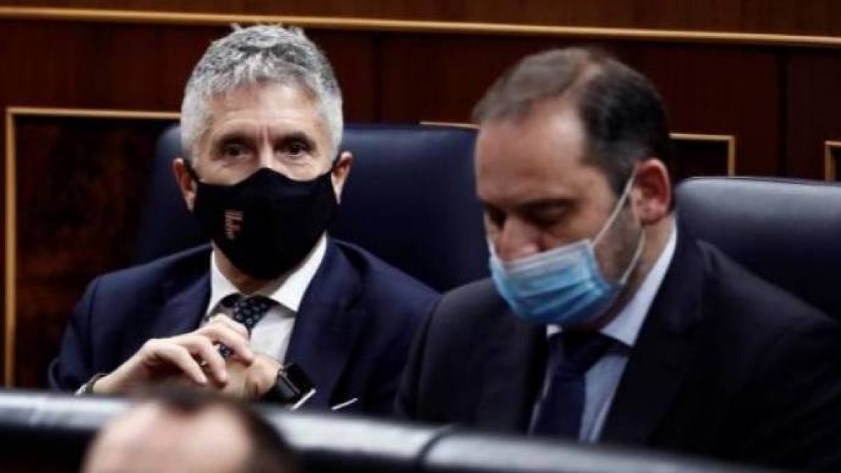 Marlaska y Ábalos en el banco azul del Congreso.