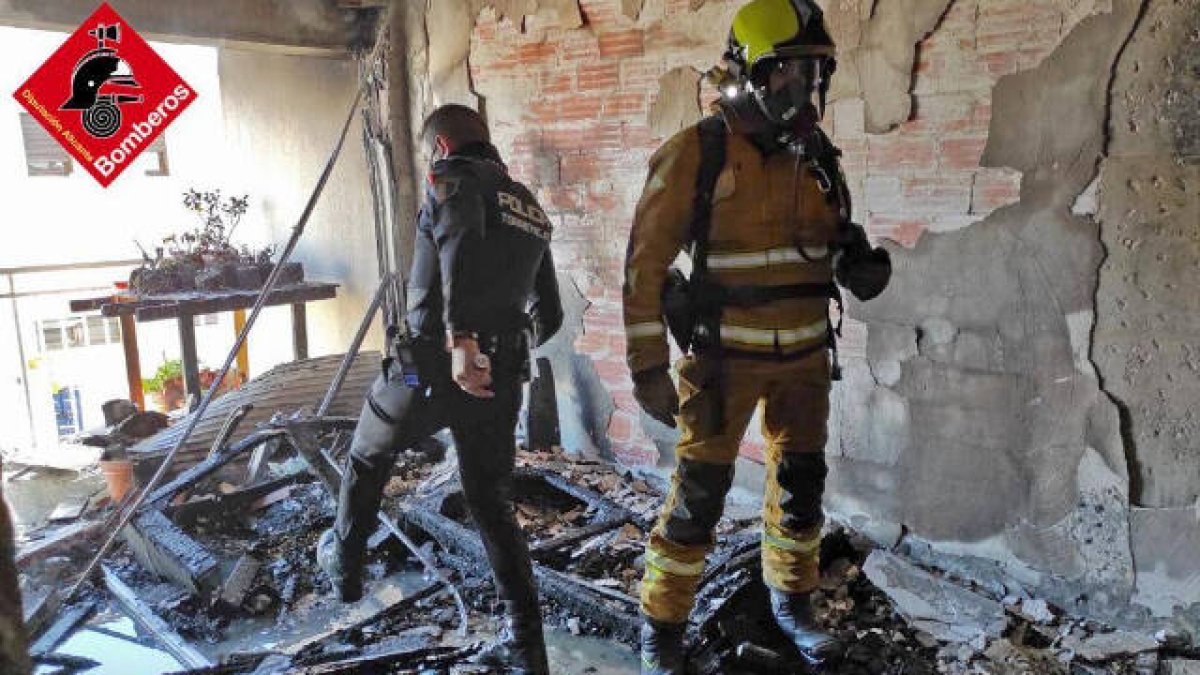 La vivienda ha quedado totalmente calcinada