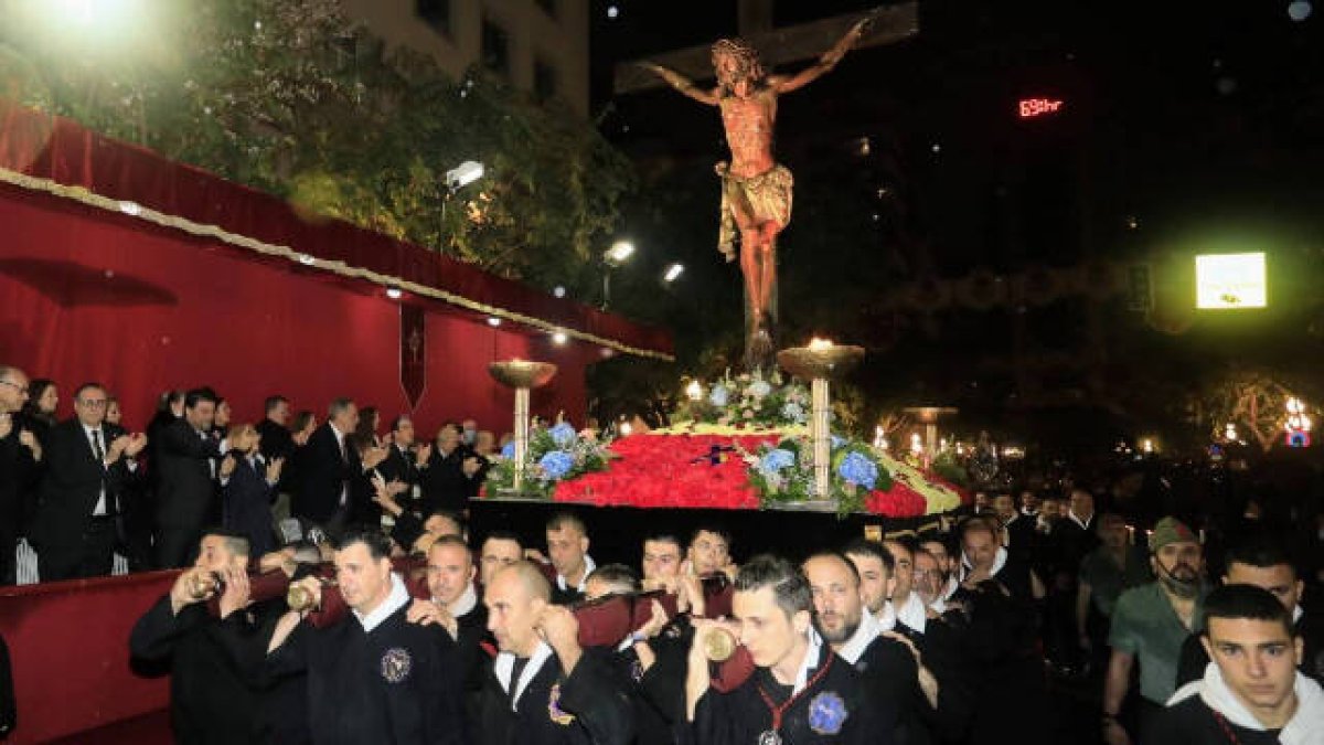 Respiro a la Semana Santa tras ‘aguar’ el Miércoles de Santa Cruz y La Marinera