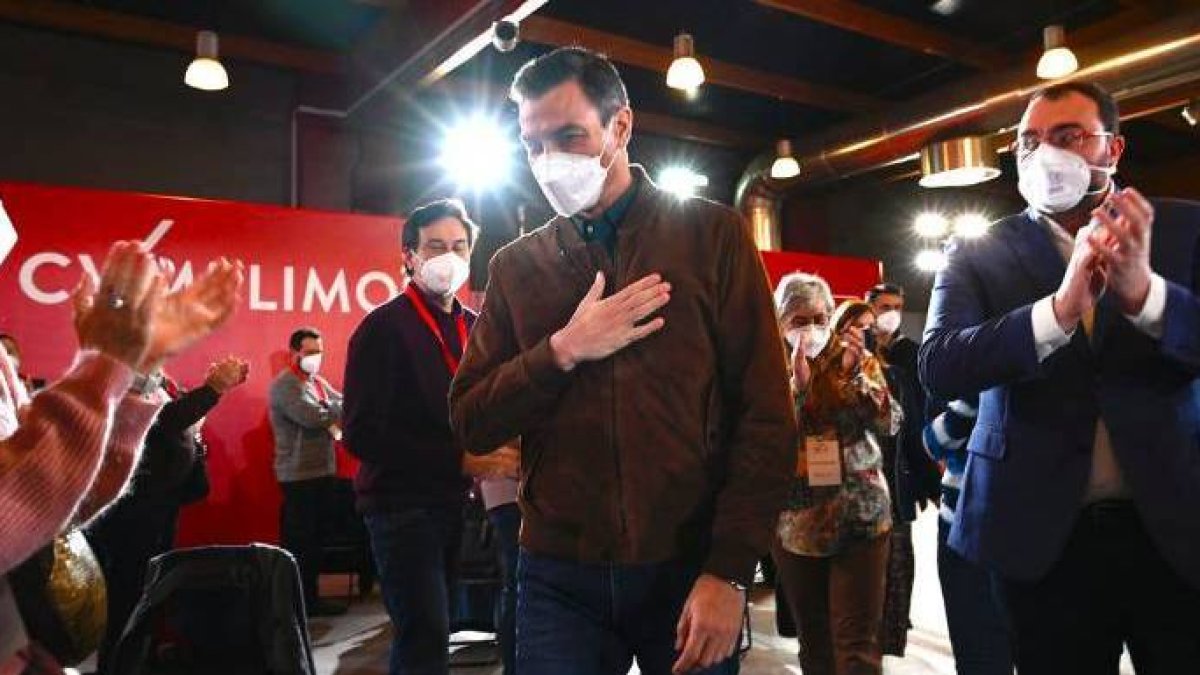 En este fin de semana de precampaña del 13F en Castilla y León, Sánchez se ha volcado con el PSOE... de Asturias.