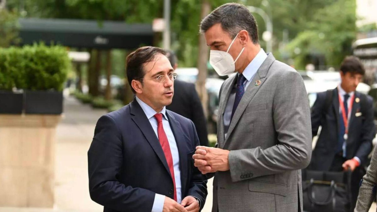 José Manuel Albares y Pedro Sánchez