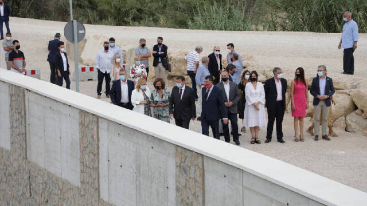 Ximo Puig en una visita a Almoradí