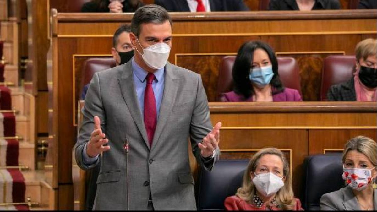 Sánchez y Yolanda Díaz, este miércoles en el Pleno del Congreso.