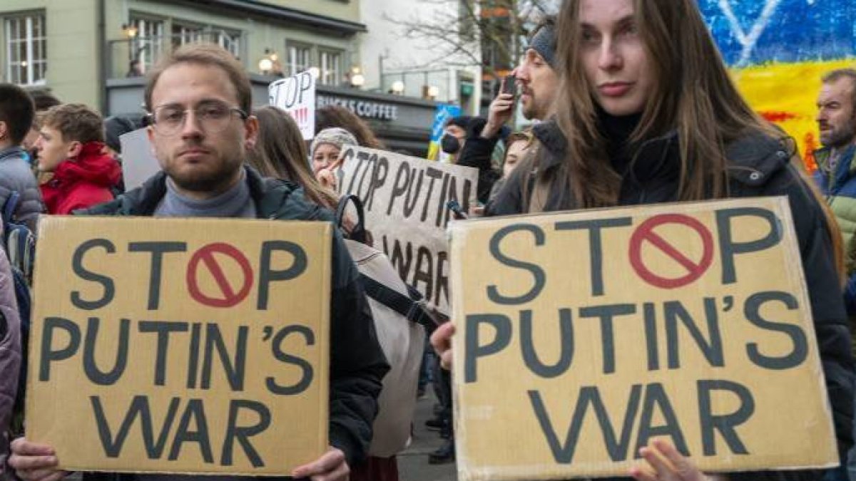 Protestas contra el ataque de Rusia a Ucrania.