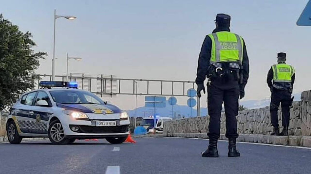 Policía Local de Alicante en un control