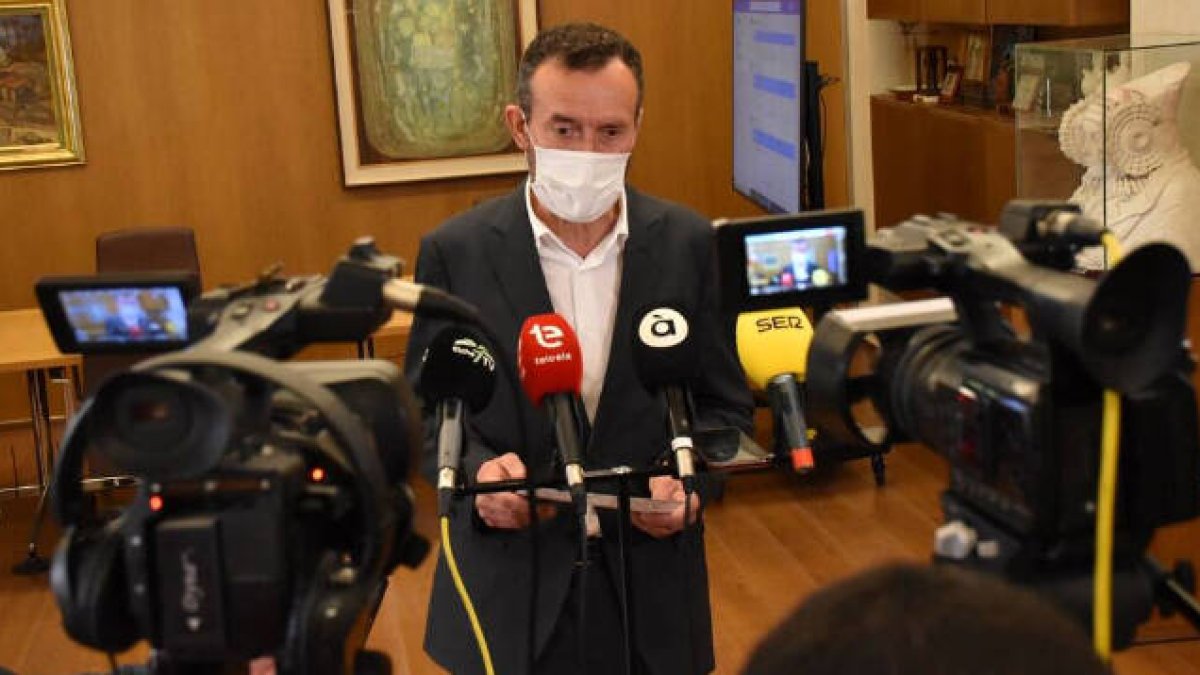 El alcalde pide usar la conexión de AVE con Aeropuerto para modernizar cercanías