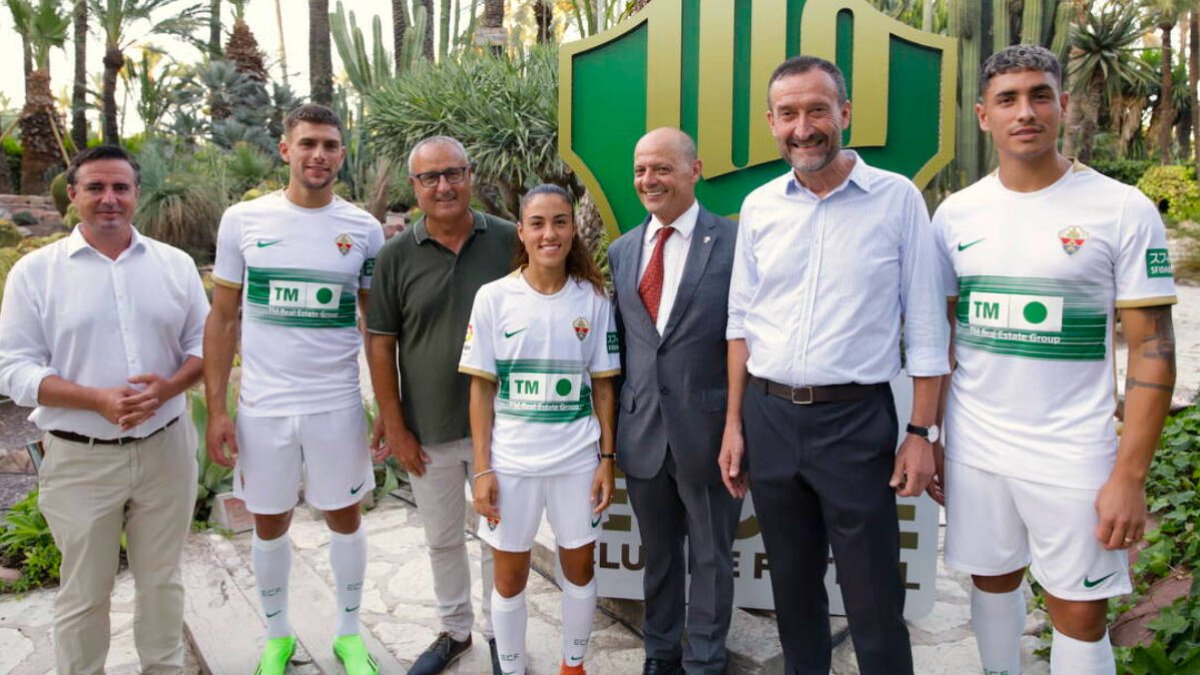 El Elche C.F. presenta su equipación del año del centenario