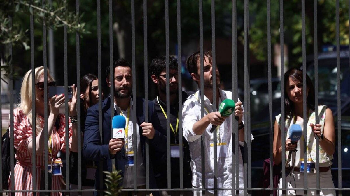 Imagen de los redactores vetados en el acto de Pedro Sánchez