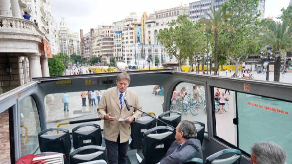 El presidente de la Fundación Jaume I, Javier Quesada, en la presentación del jurado de los Premios Rey Jaume I.