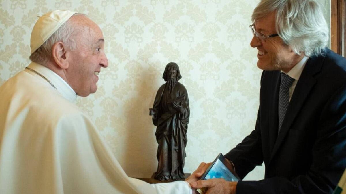 La UMH participa en un encuentro de estrategias creativas con el Papa Francisco